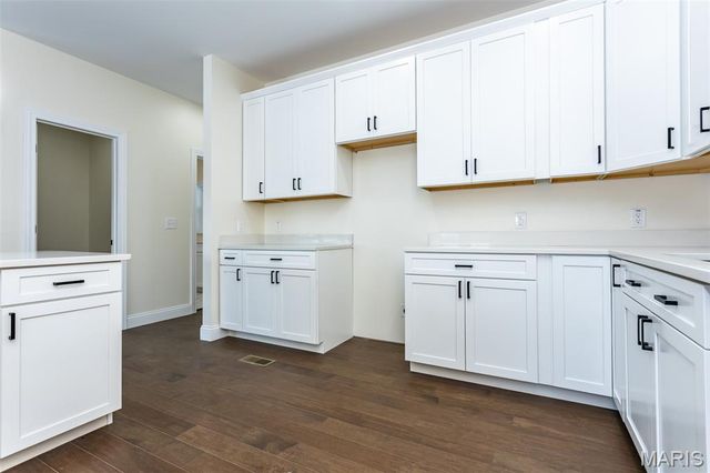 9 Fairway Court, Alton, IL 62002