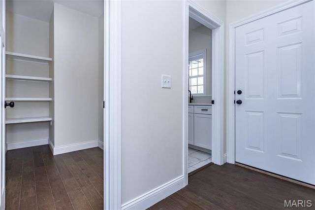 9 Fairway Court, Alton, IL 62002