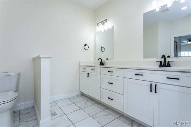 9 Fairway Court, Alton, IL 62002