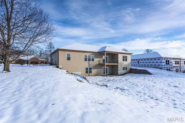 9 Fairway Court, Alton, IL 62002