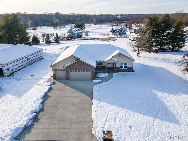 9 Fairway Court, Alton, IL 62002