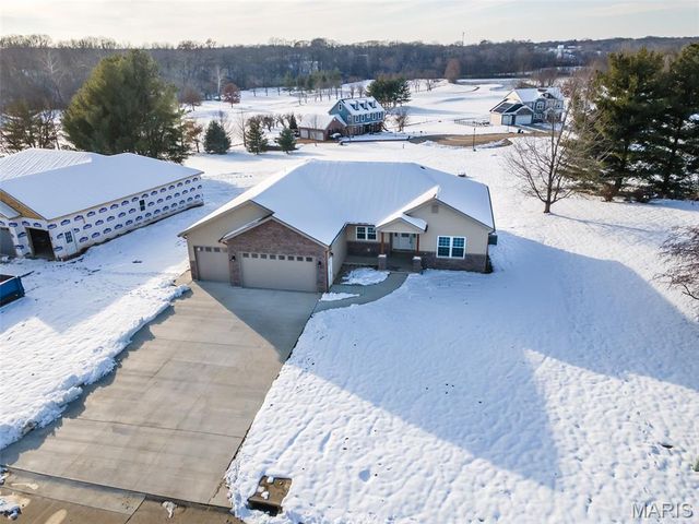 9 Fairway Court, Alton, IL 62002
