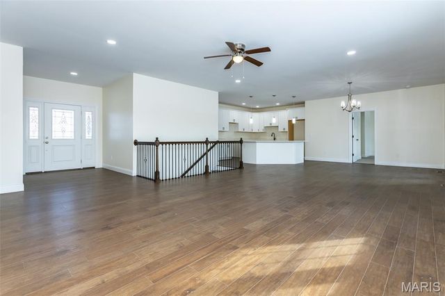 9 Fairway Court, Alton, IL 62002