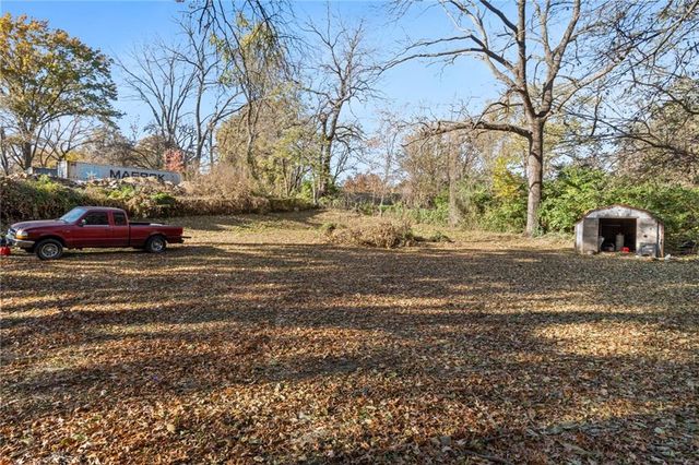 6502 Leavenworth Road, Kansas City, KS 66104