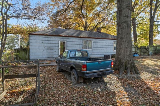 6502 Leavenworth Road, Kansas City, KS 66104