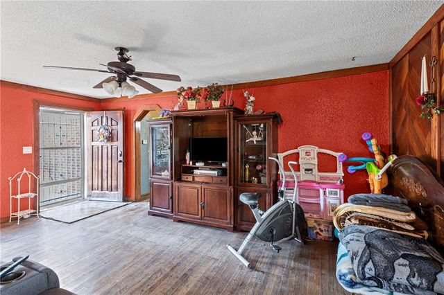 6502 Leavenworth Road, Kansas City, KS 66104