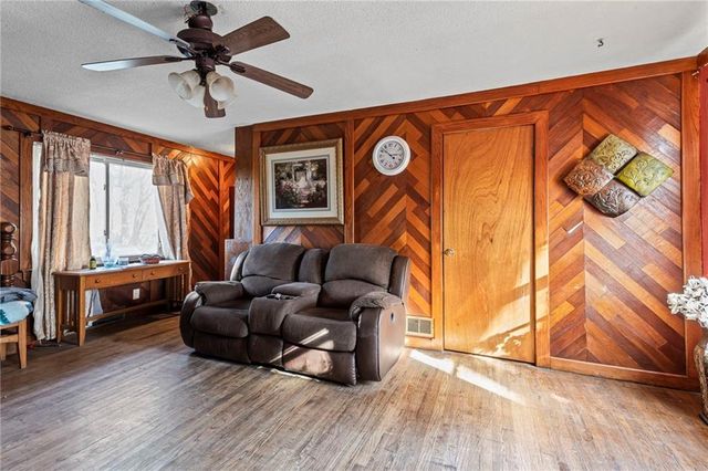 6502 Leavenworth Road, Kansas City, KS 66104