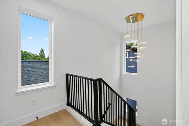 12036 Hiram Place NE, Seattle, WA 98125