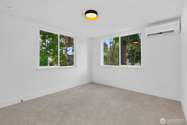 12036 Hiram Place NE, Seattle, WA 98125