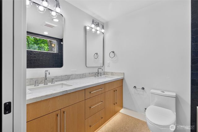 12036 Hiram Place NE, Seattle, WA 98125