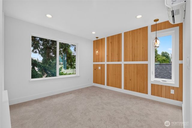 12036 Hiram Place NE, Seattle, WA 98125