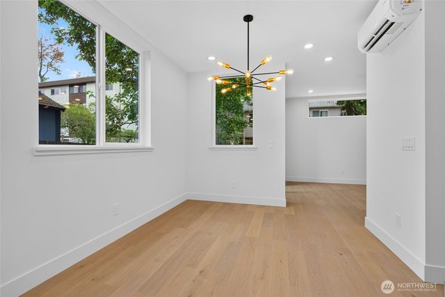 12036 Hiram Place NE, Seattle, WA 98125