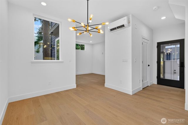 12036 Hiram Place NE, Seattle, WA 98125