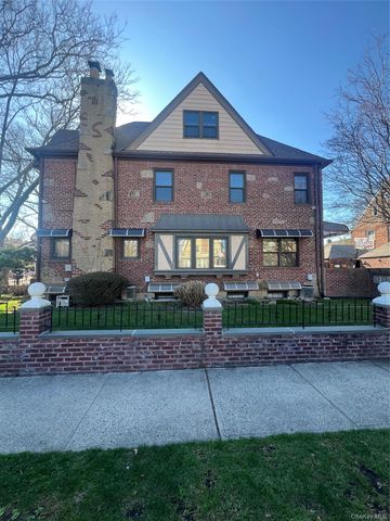 19519 45th Avenue, Flushing, NY 11358