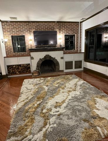 19519 45th Avenue, Flushing, NY 11358