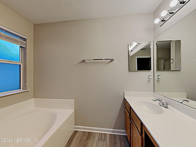 1378 SUMMIT OAKS Drive W, Jacksonville, FL 32221