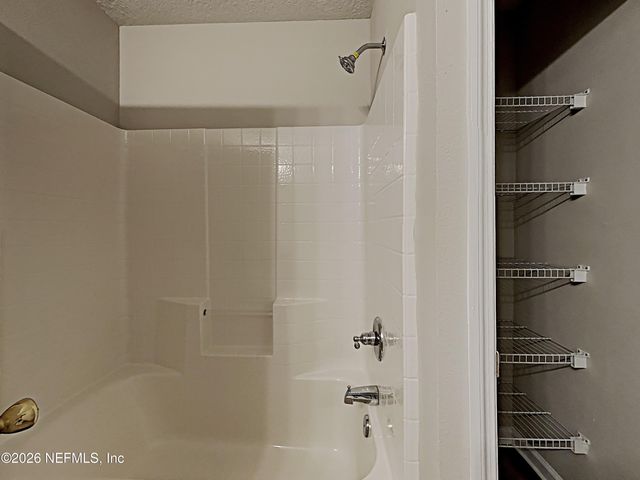 1378 SUMMIT OAKS Drive W, Jacksonville, FL 32221