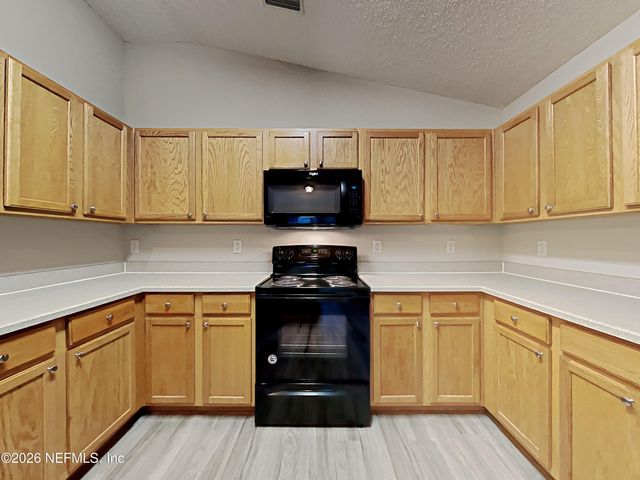 1378 SUMMIT OAKS Drive W, Jacksonville, FL 32221