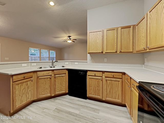 1378 SUMMIT OAKS Drive W, Jacksonville, FL 32221