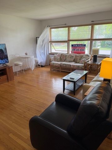 10650 W Cermak Road 2E, Westchester, IL 60154