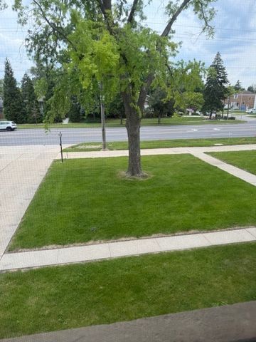 10650 W Cermak Road 2E, Westchester, IL 60154