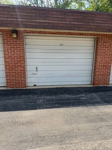 10650 W Cermak Road 2E, Westchester, IL 60154
