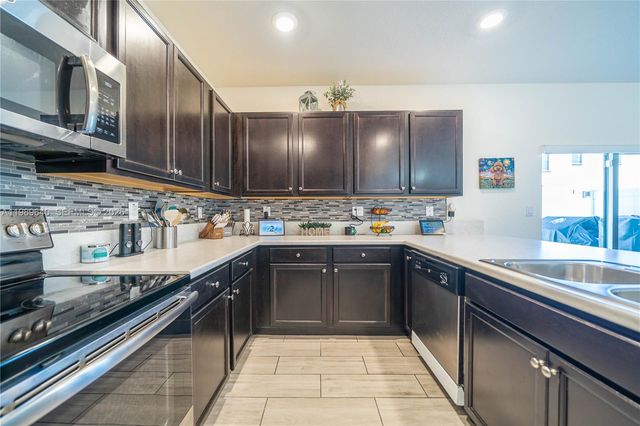 10565 W 34th Ct, Hialeah, FL 33018