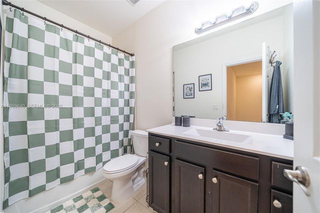 10565 W 34th Ct, Hialeah, FL 33018