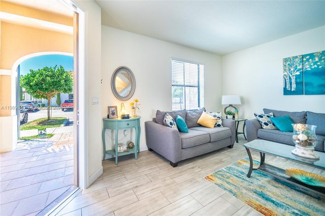 10565 W 34th Ct, Hialeah, FL 33018