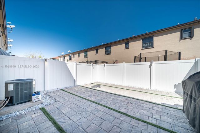 10565 W 34th Ct, Hialeah, FL 33018