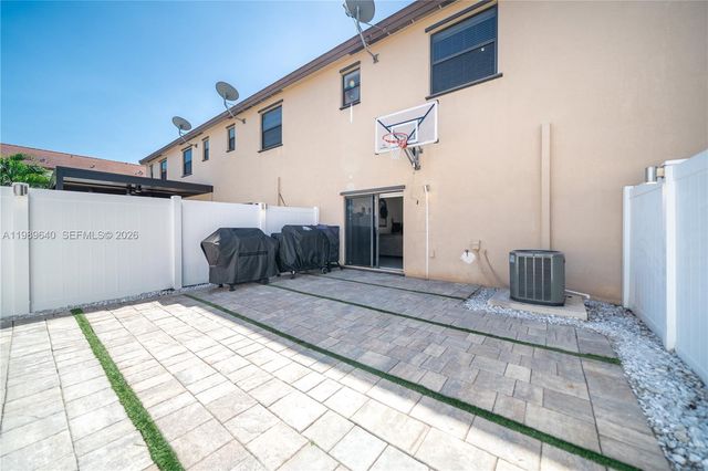 10565 W 34th Ct, Hialeah, FL 33018