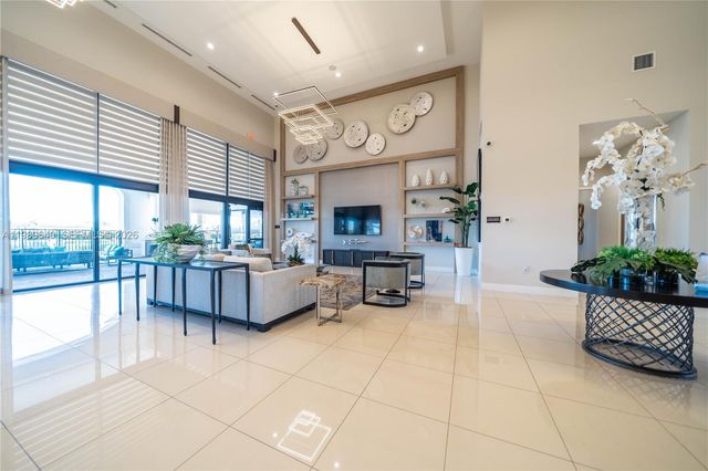 10565 W 34th Ct, Hialeah, FL 33018