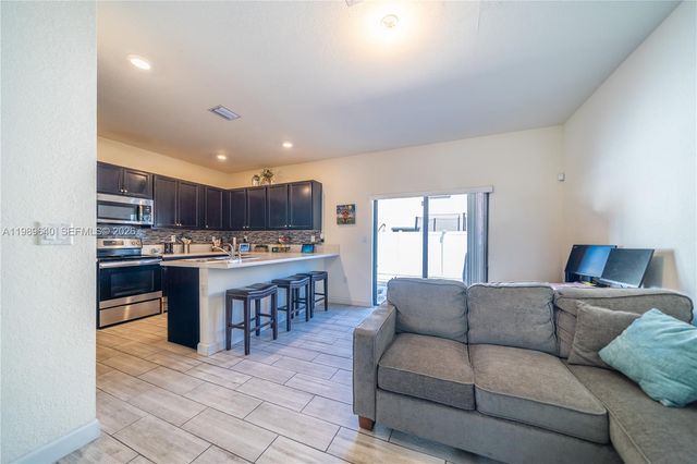 10565 W 34th Ct, Hialeah, FL 33018