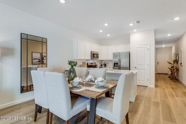 542 HOLLY LAKES Drive, Orange Park, FL 32073