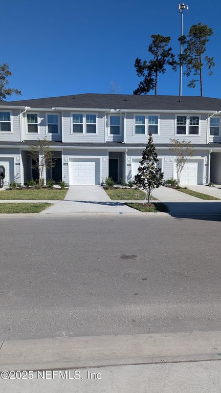 542 HOLLY LAKES Drive, Orange Park, FL 32073