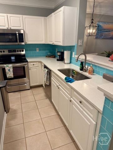 3325 Whitemarsh Way, Savannah, GA 31410