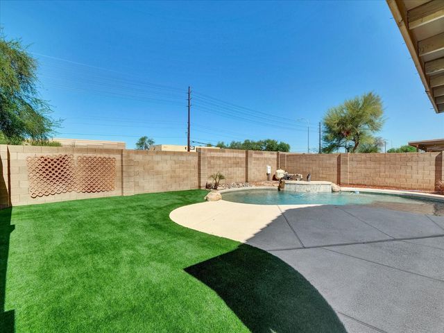 13620 N 82nd Lane, Peoria, AZ 85381