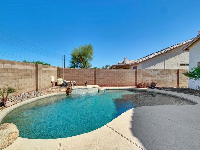 13620 N 82nd Lane, Peoria, AZ 85381