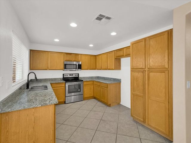 13620 N 82nd Lane, Peoria, AZ 85381