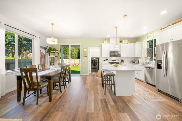 8268 Balfour Valley Lane, Maple Falls, WA 98266