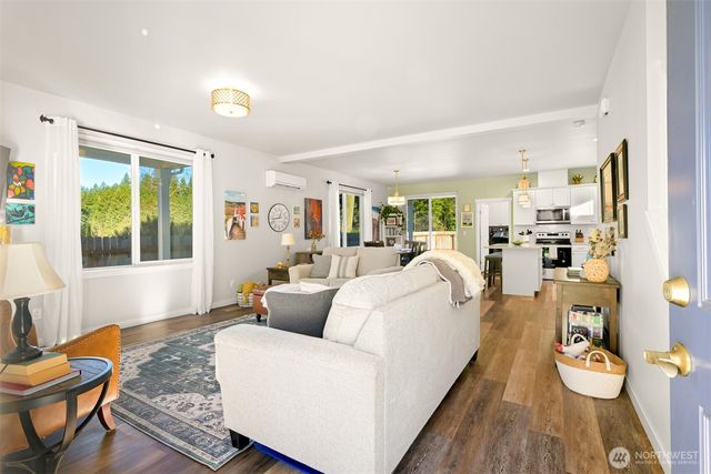 8268 Balfour Valley Lane, Maple Falls, WA 98266