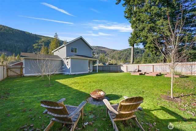 8268 Balfour Valley Lane, Maple Falls, WA 98266