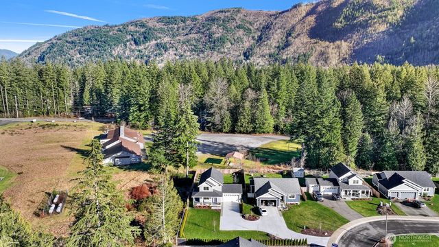 8268 Balfour Valley Lane, Maple Falls, WA 98266