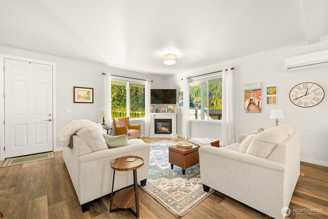 8268 Balfour Valley Lane, Maple Falls, WA 98266