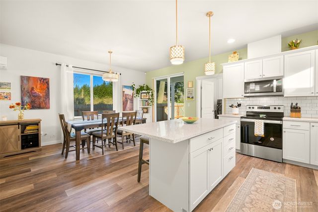 8268 Balfour Valley Lane, Maple Falls, WA 98266