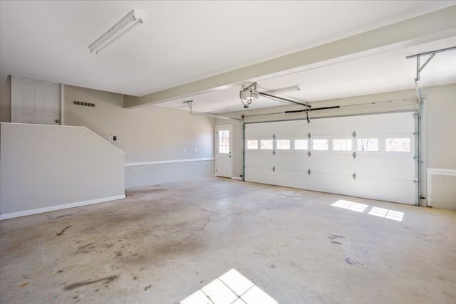 2125 Sayles Ct, Lawrenceburg, TN 38464