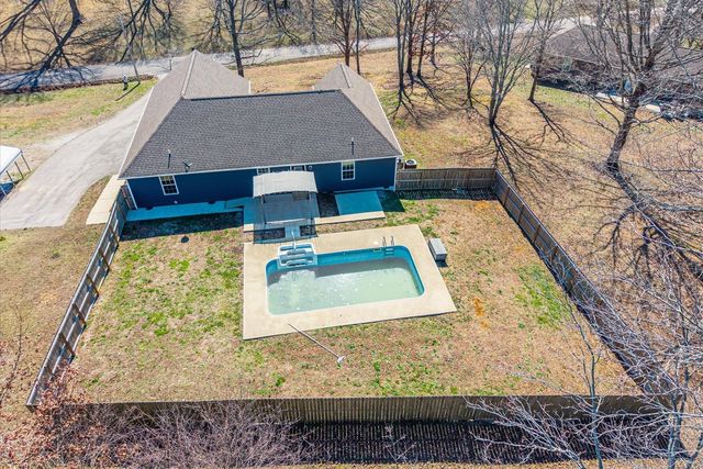 2125 Sayles Ct, Lawrenceburg, TN 38464