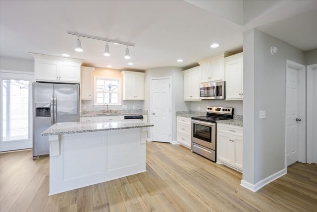 2125 Sayles Ct, Lawrenceburg, TN 38464