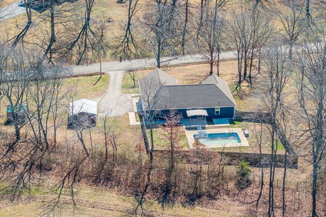 2125 Sayles Ct, Lawrenceburg, TN 38464