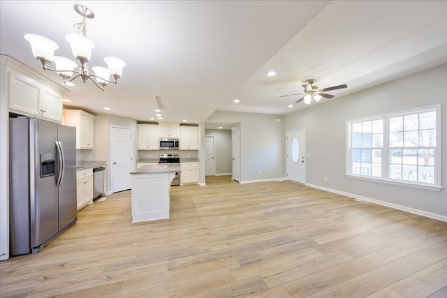 2125 Sayles Ct, Lawrenceburg, TN 38464